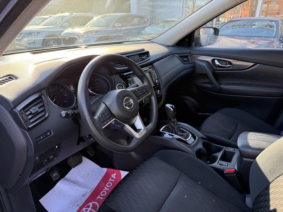 2018 Nissan Rogue SV-12