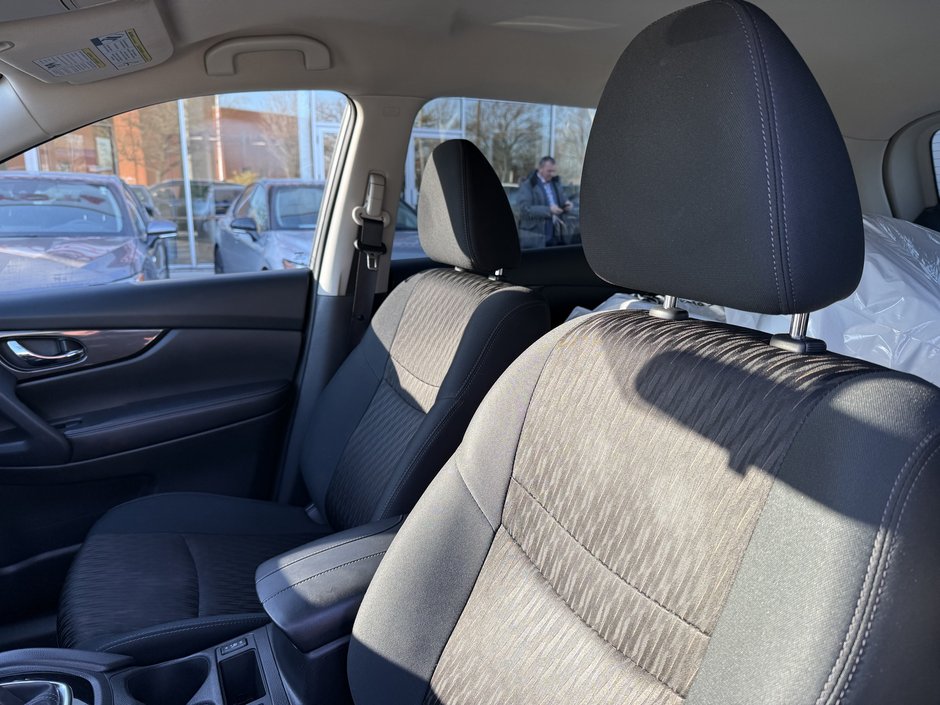 2018 Nissan Rogue SV-11