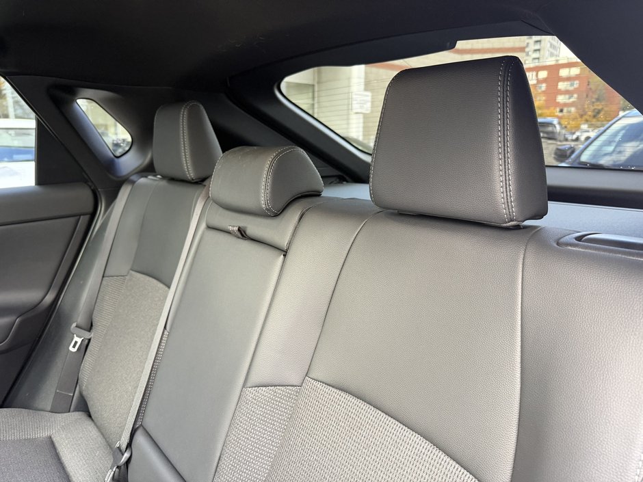 Toyota bZ4X XLE 2023-29