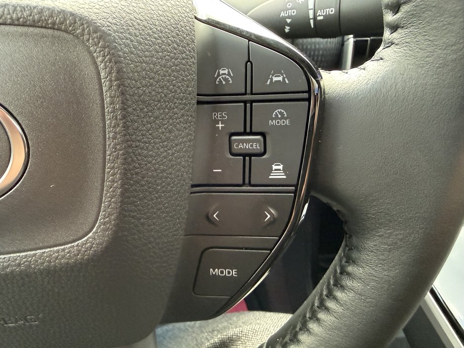 Toyota bZ4X XLE 2023-17