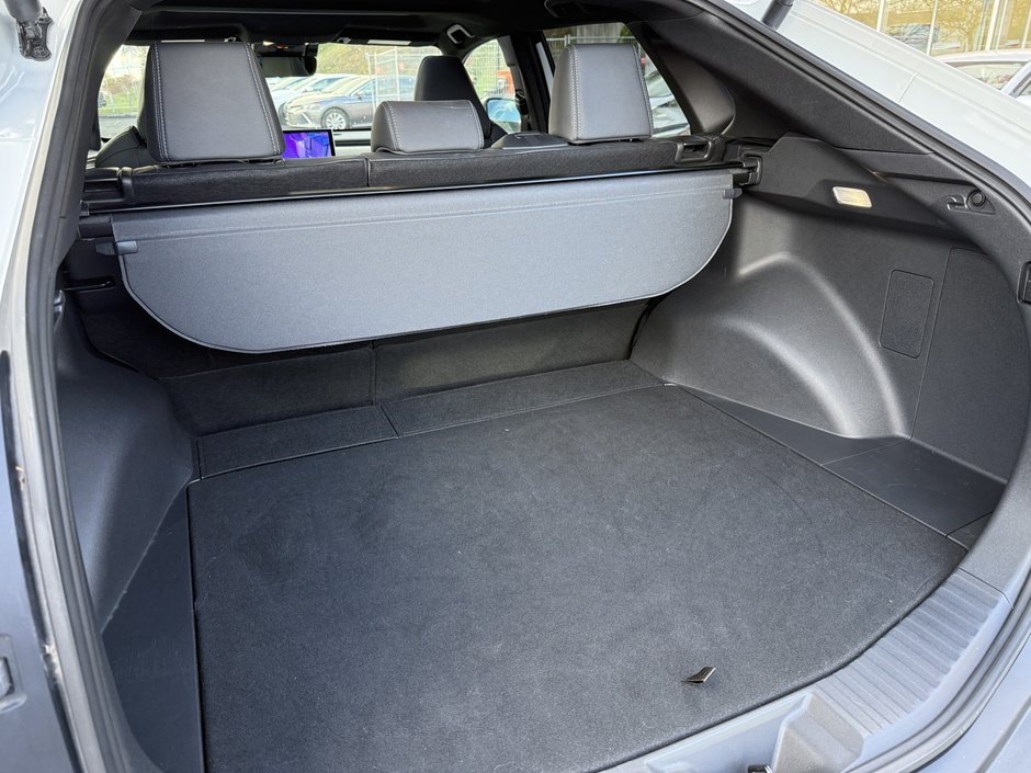 Toyota bZ4X XLE 2023-35