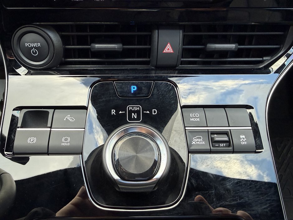 Toyota bZ4X XLE 2023-26