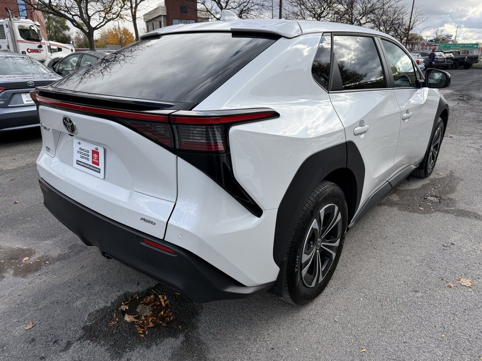 Toyota bZ4X XLE 2023-5