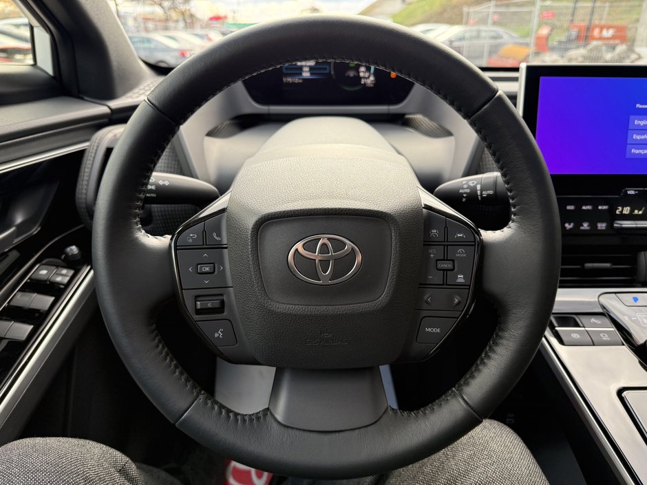 Toyota bZ4X XLE 2023-13