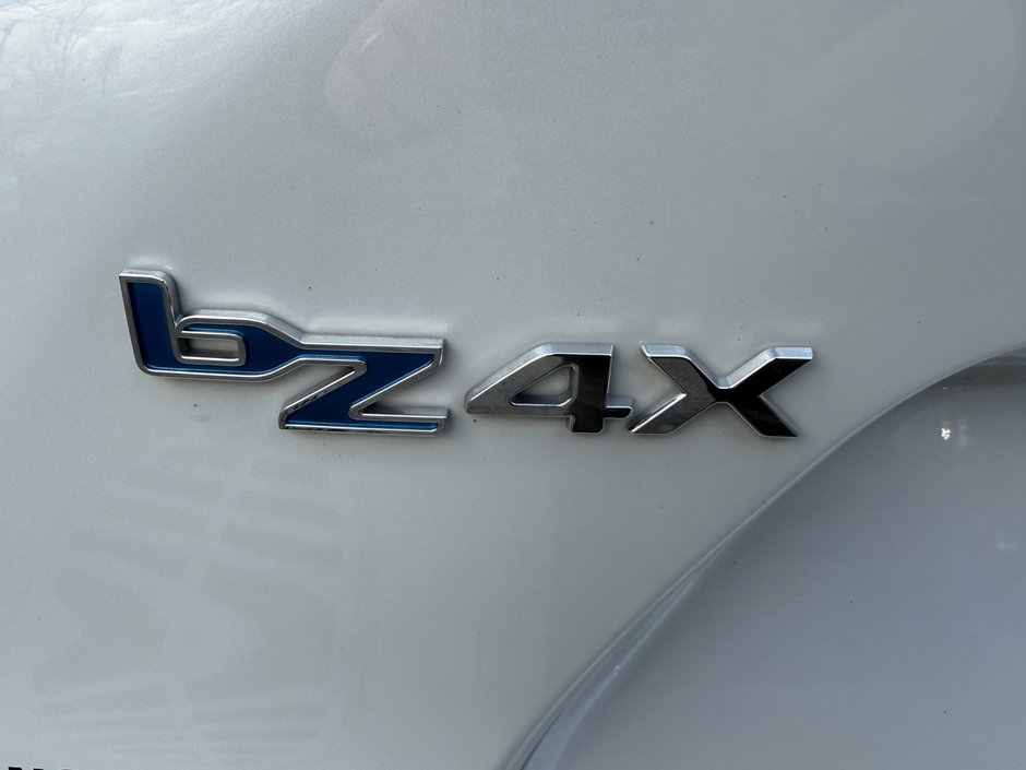 Toyota bZ4X XLE 2023-37