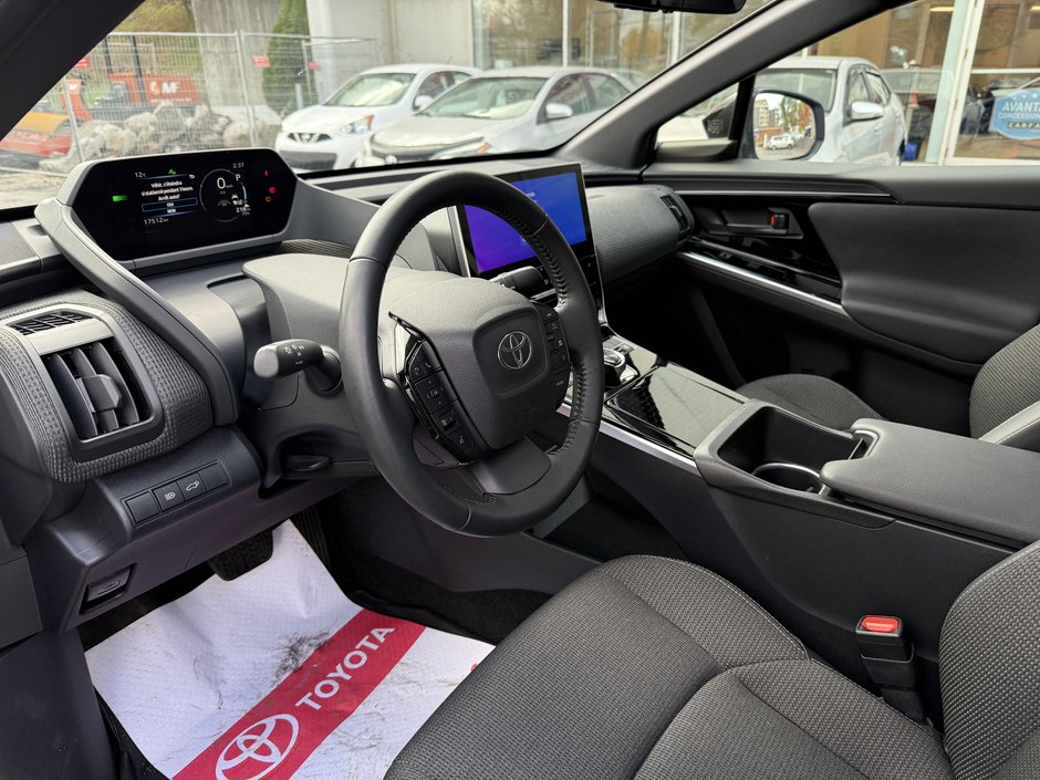 Toyota bZ4X XLE 2023-12