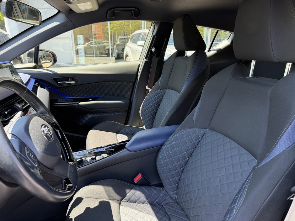 Camions Toyota C-HR XLE Premium 2021-11