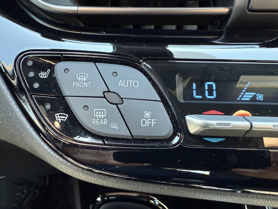 Camions Toyota C-HR XLE Premium 2021-29