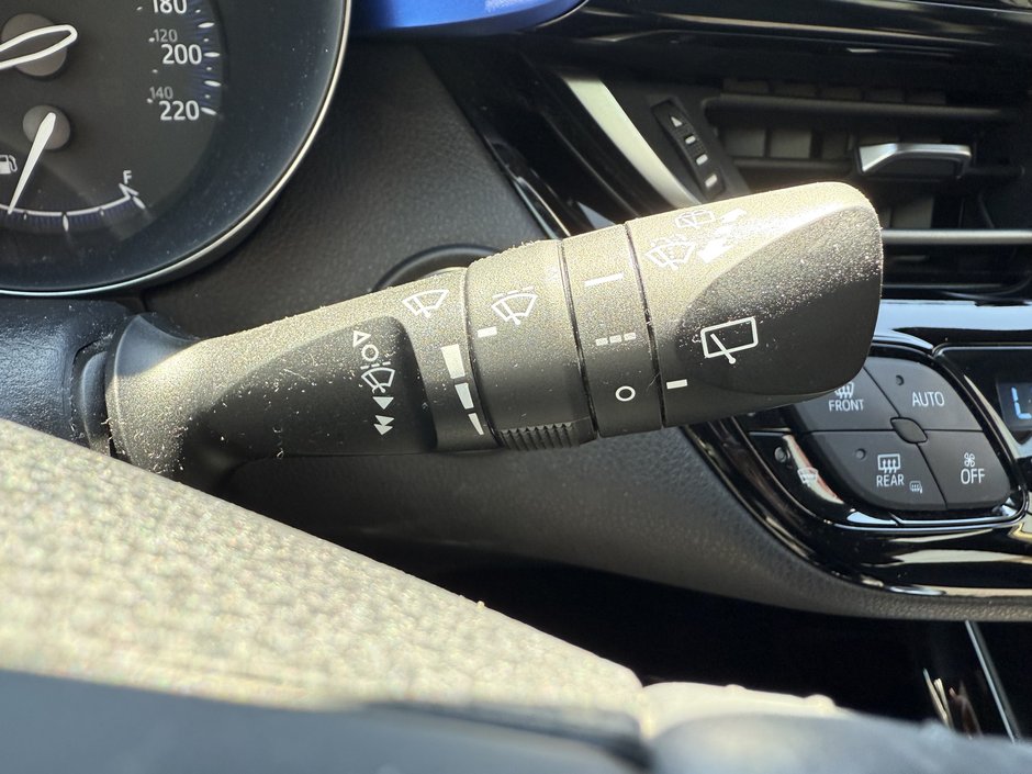 Camions Toyota C-HR XLE Premium 2021-18