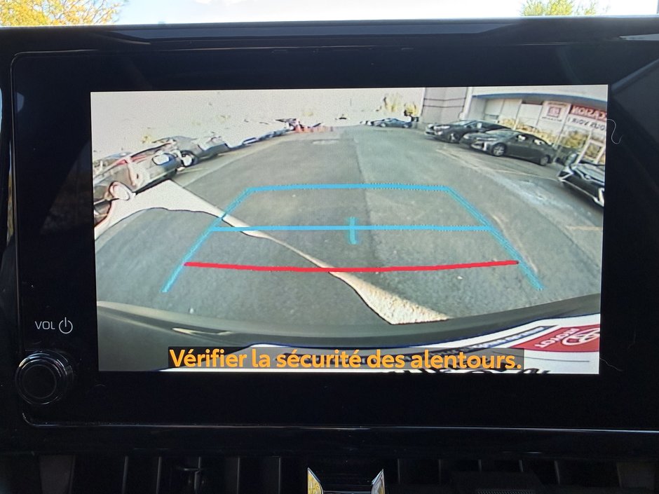 Toyota Corolla Cross LE 2023-25