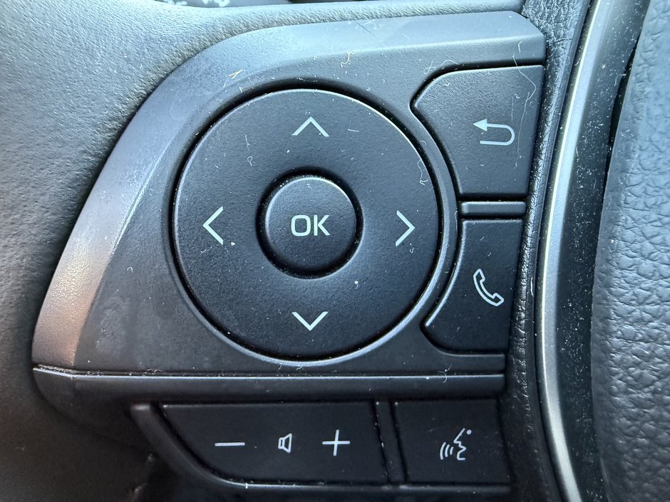 Toyota Corolla Cross LE 2023-16