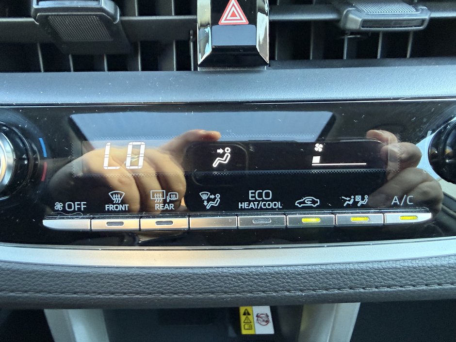 Toyota Corolla Cross LE 2023-27