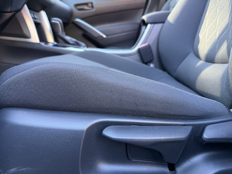 Toyota Corolla Cross LE 2023-10