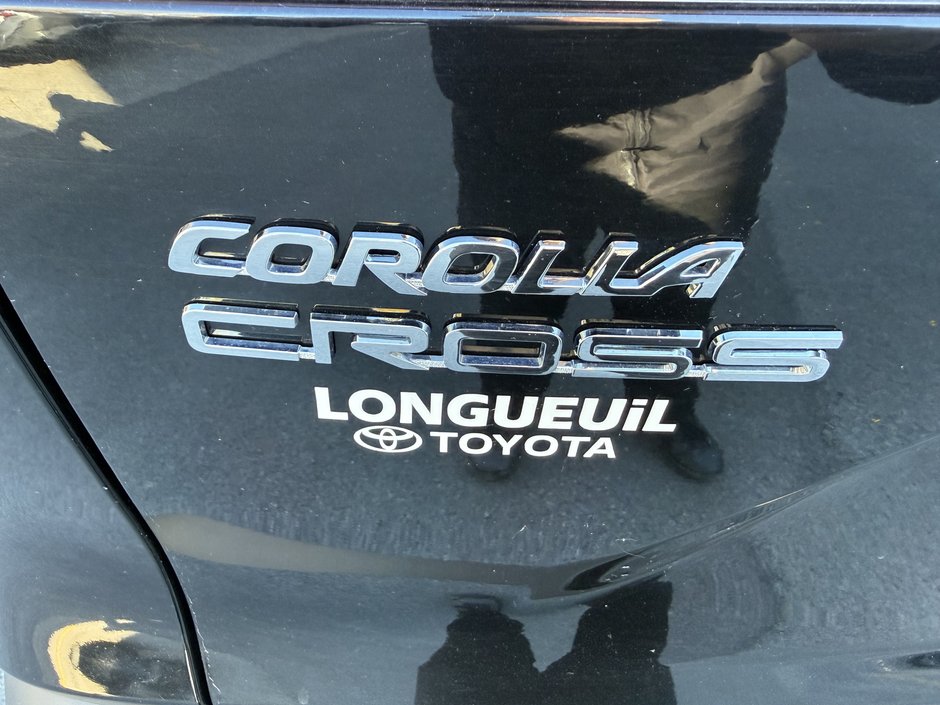 Toyota Corolla Cross LE 2023-37