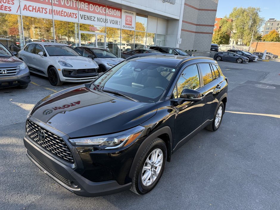 Toyota Corolla Cross LE 2023-9