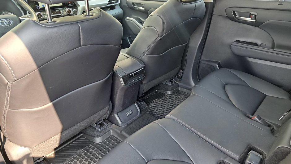 2024 Camions Toyota Highlander XLE-34