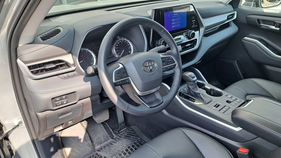 2024 Camions Toyota Highlander XLE-9