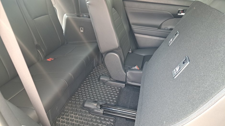 2024 Camions Toyota Highlander XLE-43