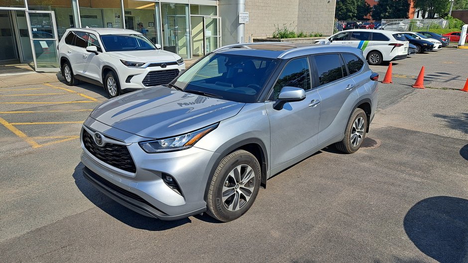 2024 Camions Toyota Highlander XLE-51
