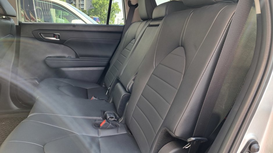 2024 Camions Toyota Highlander XLE-33