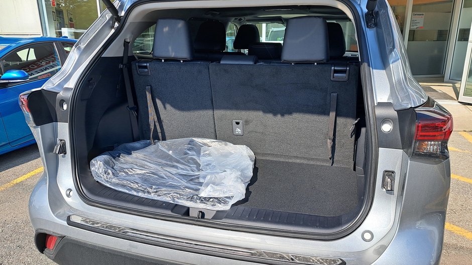 2024 Camions Toyota Highlander XLE-40