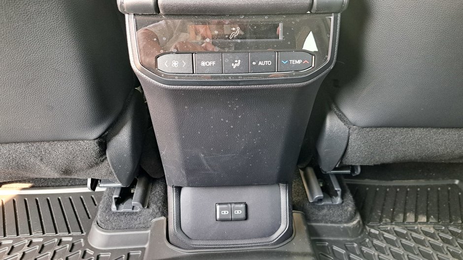 2024 Camions Toyota Highlander XLE-36
