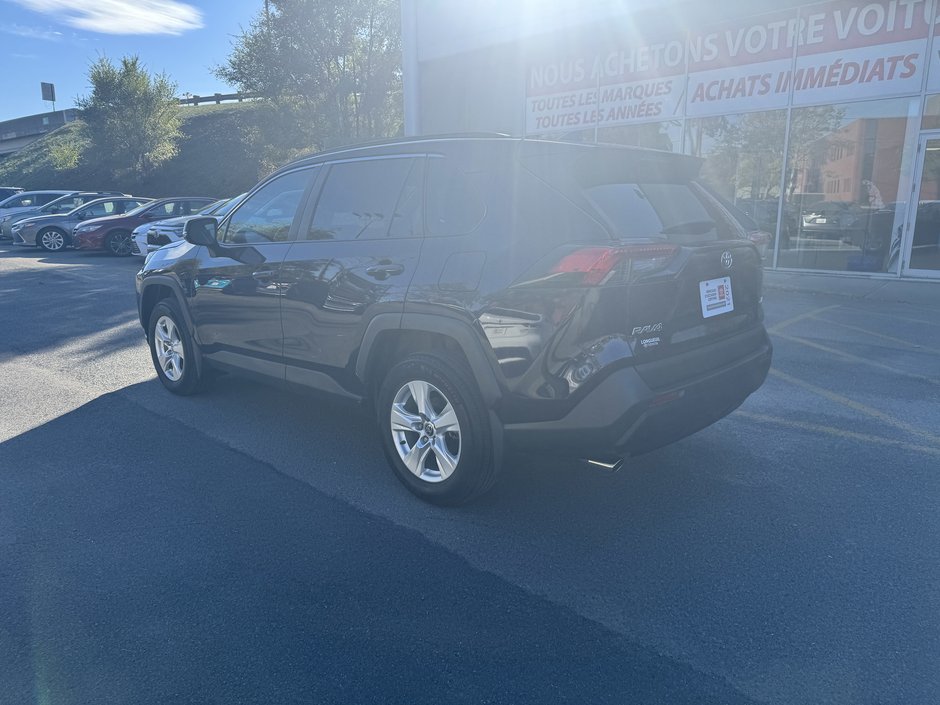 Toyota RAV4 XLE 2021-12