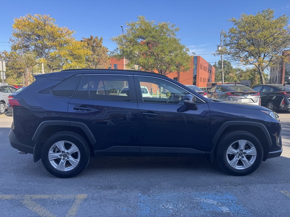 Toyota RAV4 XLE 2021-14