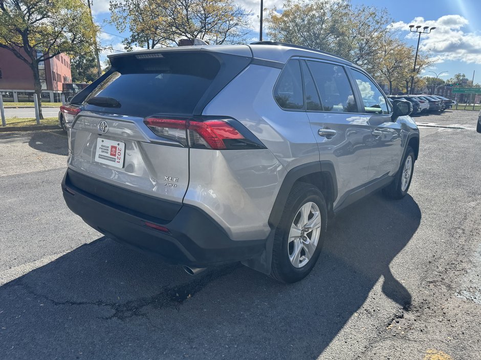 Toyota RAV4 XLE 2021-4