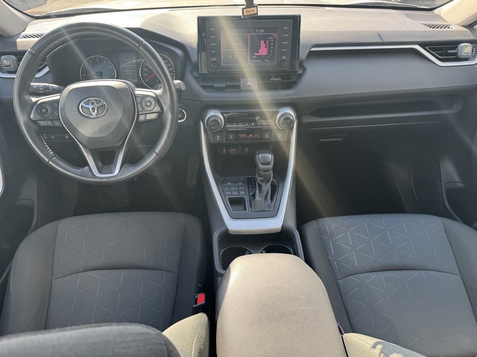 Toyota RAV4 XLE 2021-8