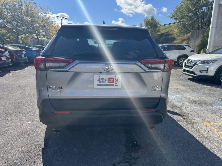 Toyota RAV4 XLE 2021-3