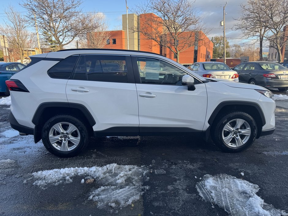 Toyota RAV4 XLE 2021-19