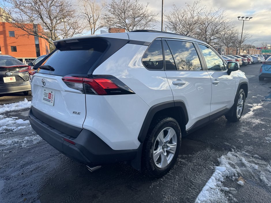 Toyota RAV4 XLE 2021-15
