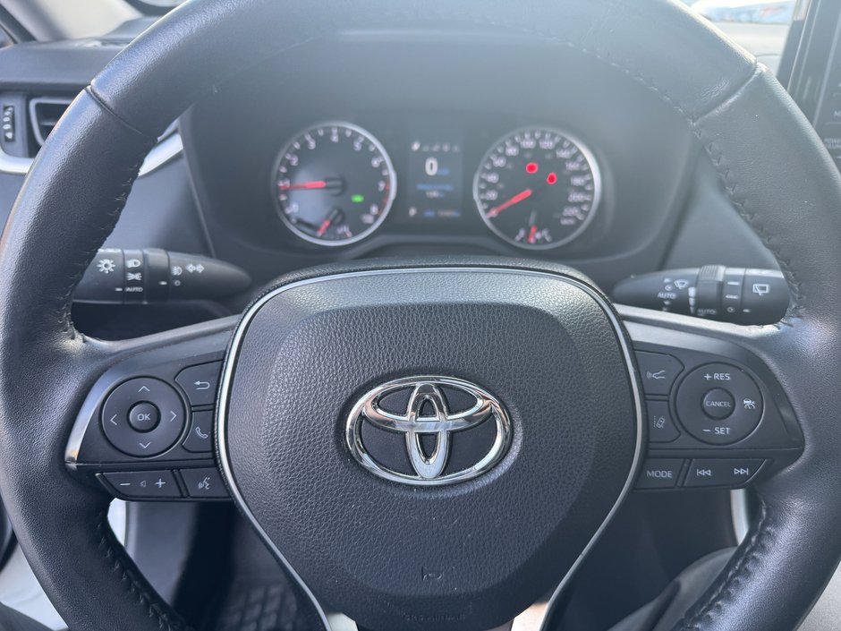 Toyota RAV4 XLE 2021-17