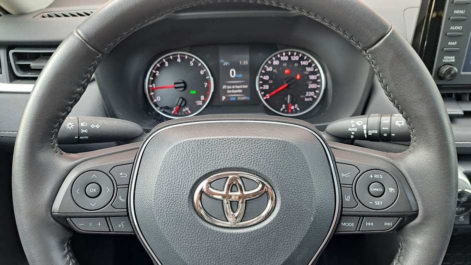 Camions Toyota RAV4 XLE 2022-11