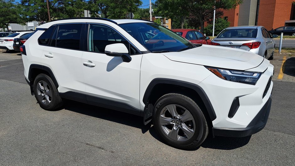 Camions Toyota RAV4 XLE 2022-1
