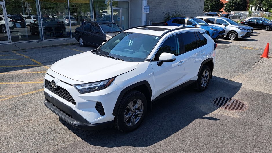 Camions Toyota RAV4 XLE 2022-39