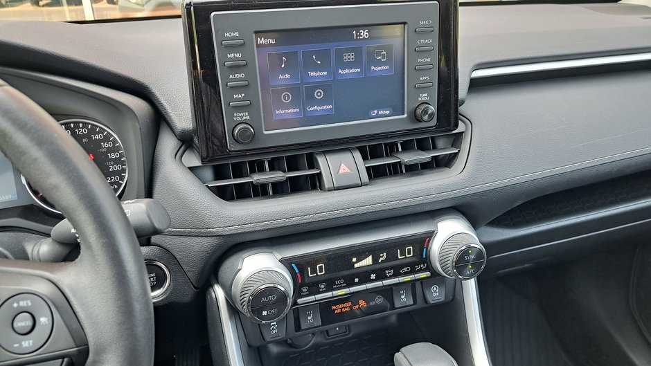 Camions Toyota RAV4 XLE 2022-17