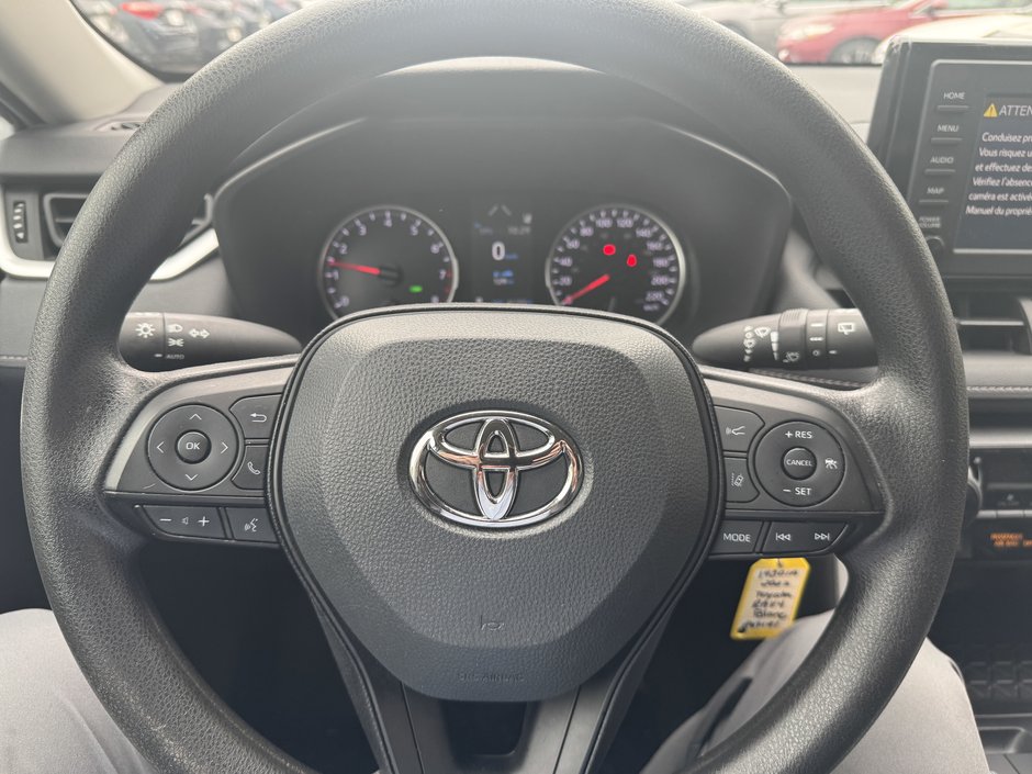 Toyota RAV4 LE 2022-13