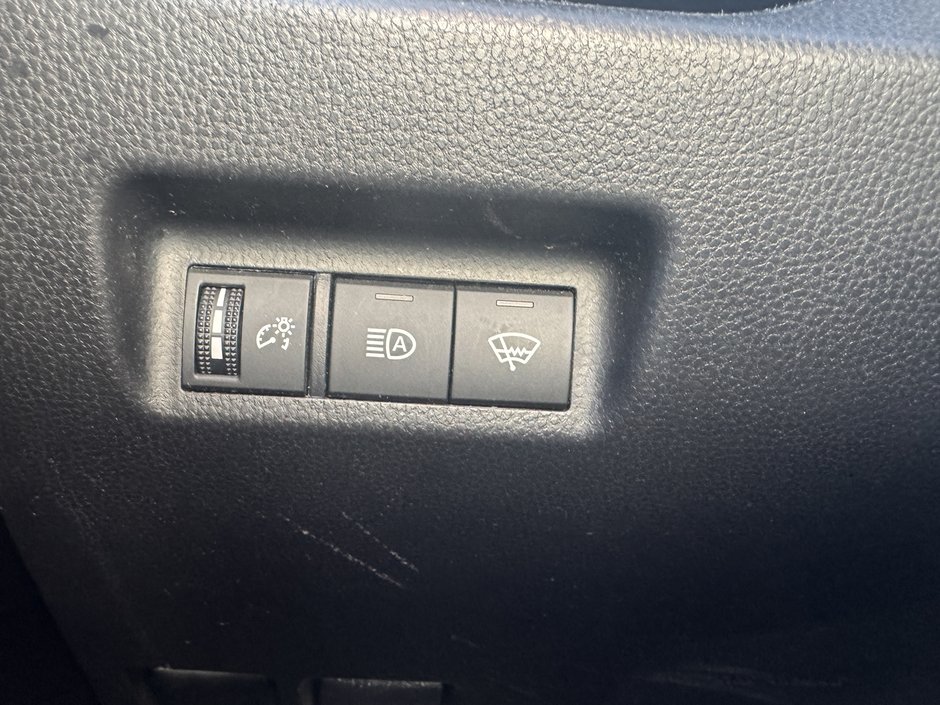 Toyota RAV4 LE 2022-17