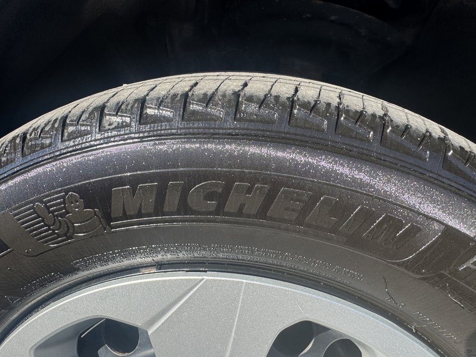 Toyota RAV4 LE 2022-8