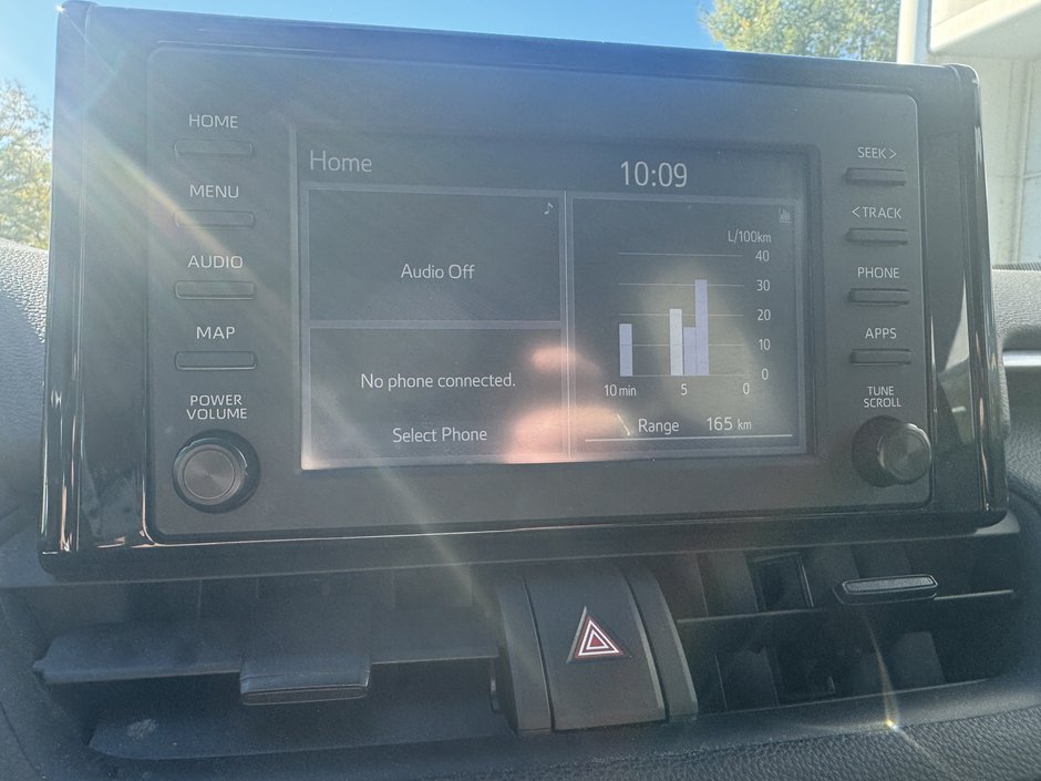 Toyota RAV4 LE 2022-14