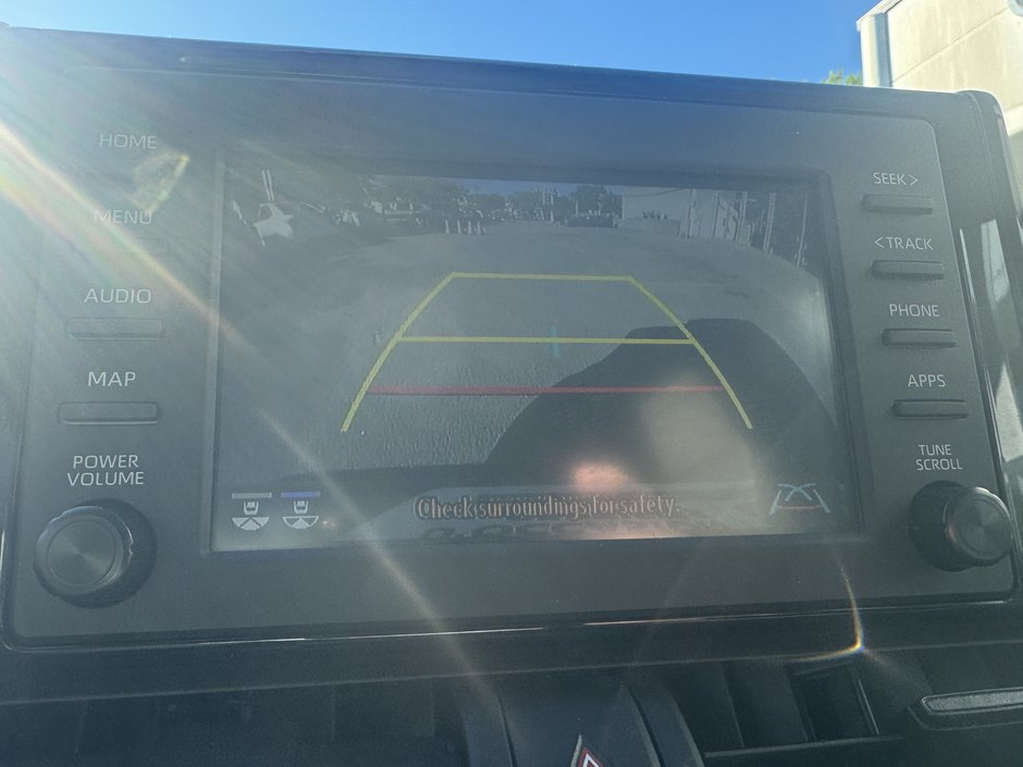 Toyota RAV4 LE 2022-15