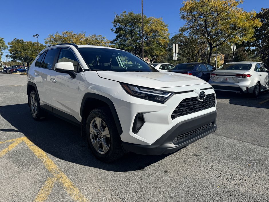 Toyota RAV4 XLE 2022-14