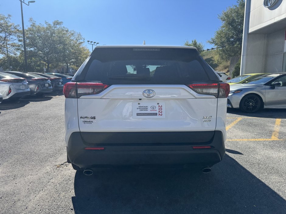 Toyota RAV4 XLE 2022-9