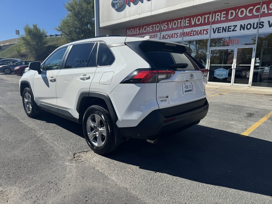Toyota RAV4 XLE 2022-18