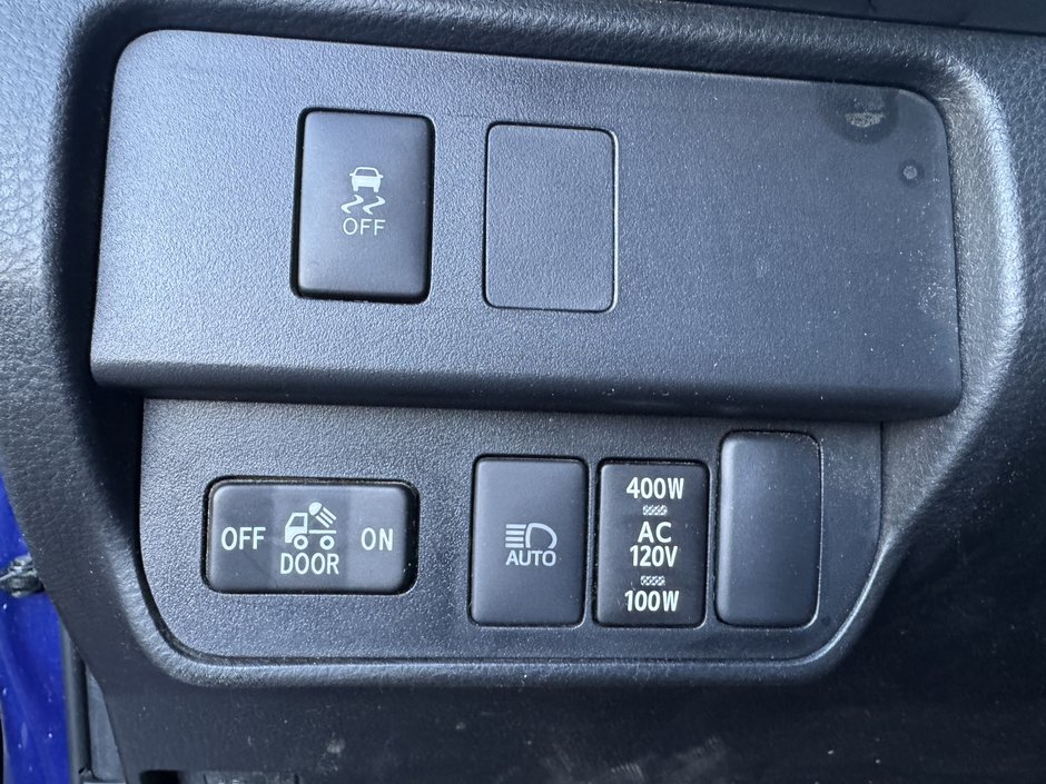 2023 Toyota Tacoma-18