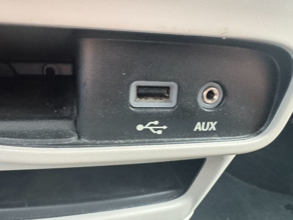 2017 Chrysler Pacifica Touring-18