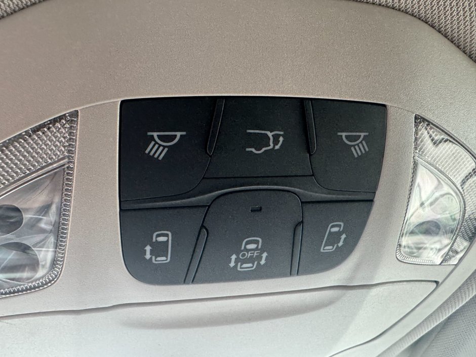 2017 Chrysler Pacifica Touring-16