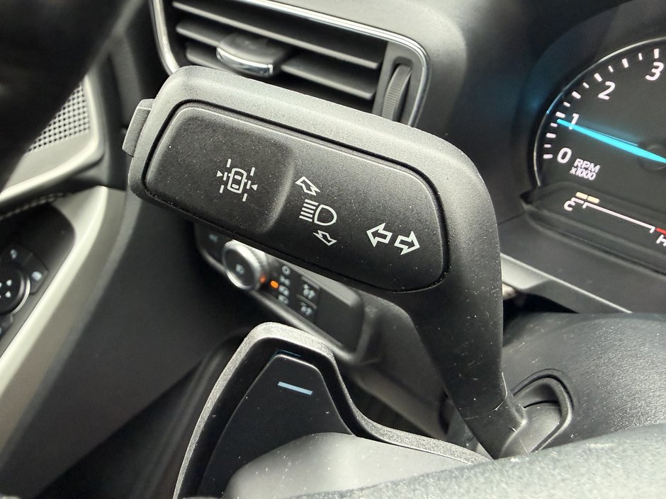 2021 Ford Explorer Limited-16